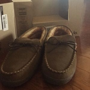 Clark’s moccasin style slippers (Mens)